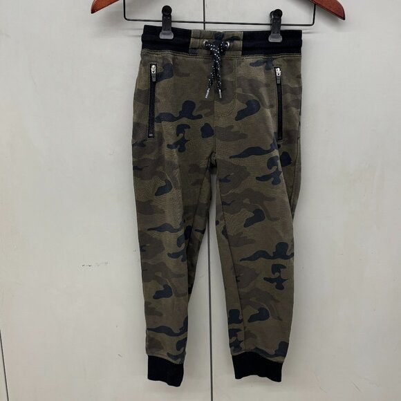 Old Navy Kids/ Boys Jogger Pants - 2 pairs Size Sm 6-7 Camo & Carhartt - Picture 1 of 12